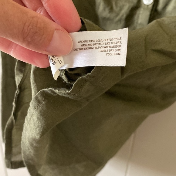 Old Navy Army Green Ruffle-Collard Button-Down Blouse 100% Cotton EUC Size XS - Picture 6 of 7
